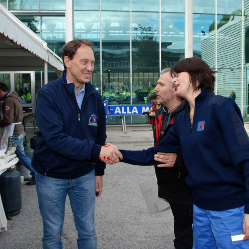 Arrivo volontari e autorit‡ n. 53 / 89175