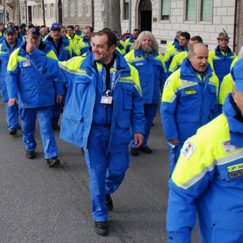 Sfilata e discorsi autorit‡ 87 / 33120