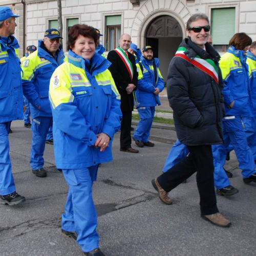 Sfilata e discorsi autorit‡ 93 / 33126