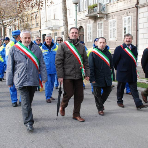 Sfilata e discorsi autorit‡ 96 / 33129