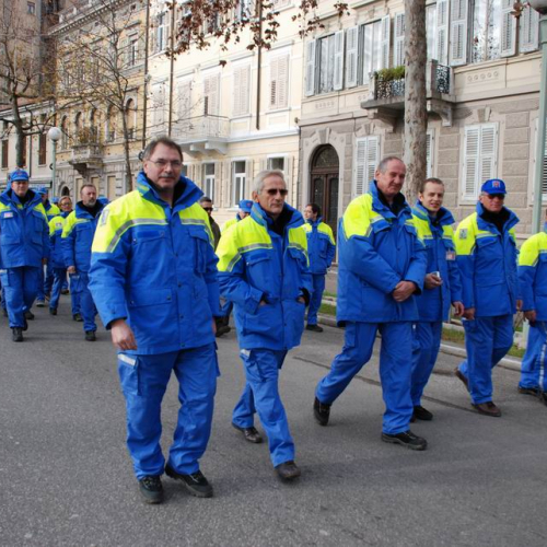 Sfilata e discorsi autorit‡ 98 / 33131