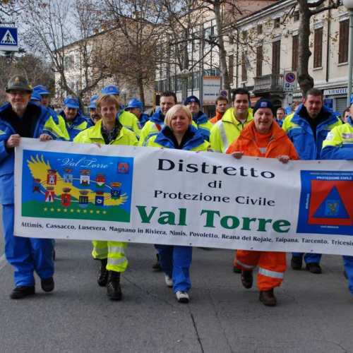 Sfilata e discorsi autorit‡ 100 / 33133