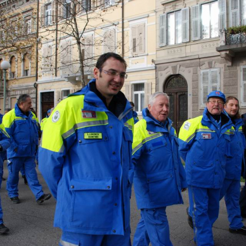 Sfilata e discorsi autorit‡ 102 / 33135