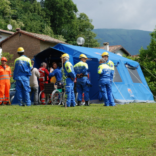 Visita Assessore esercitazione Aree Emergenza 2013" n. 15""isita Assessore esercitazi" / 95412