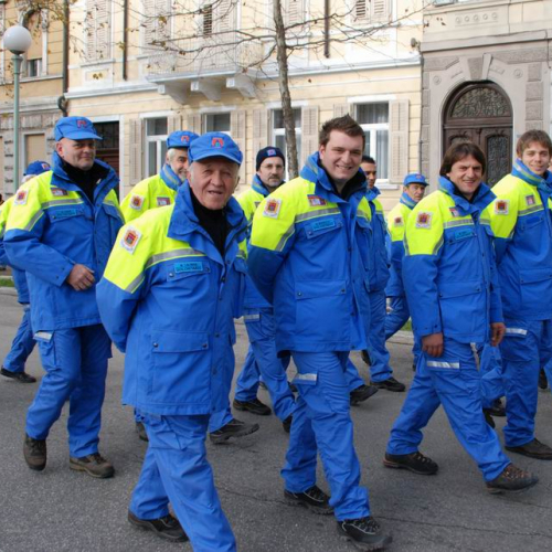 Sfilata e discorsi autorit‡ 103 / 33136