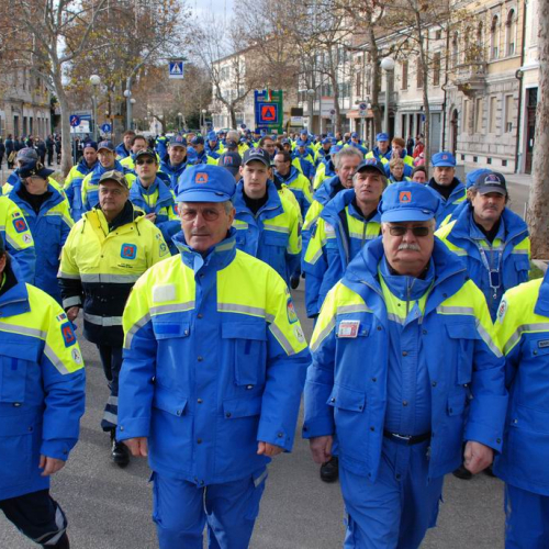 Sfilata e discorsi autorit‡ 109 / 33142