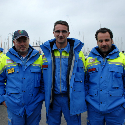 Volontari durante ammassamento n. 22 / 73612