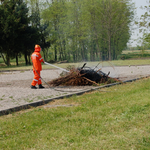 Ruda foto 67: illustrazione mezzi ed attivit‡ di un gruppo antincendio / 10641