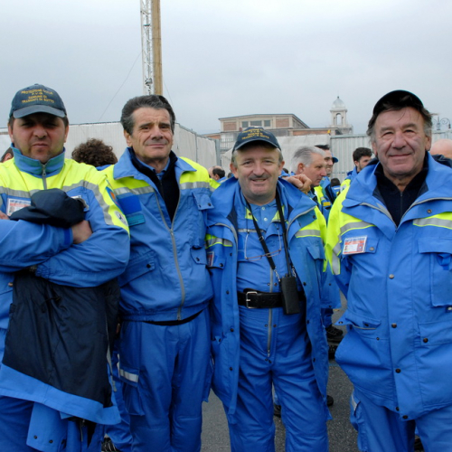 Volontari durante ammassamento n. 26 / 73616