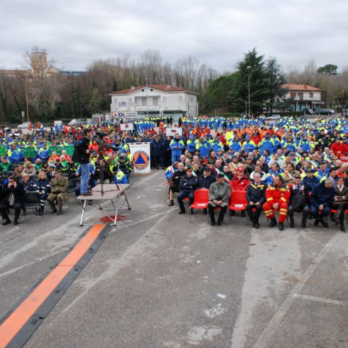 Sfilata e discorsi autorit‡ 123 / 33156