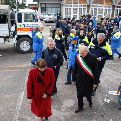 Sfilata e discorsi autorit‡ 124 / 33157