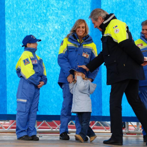 Sfilata e discorsi autorit‡ 125 / 33158