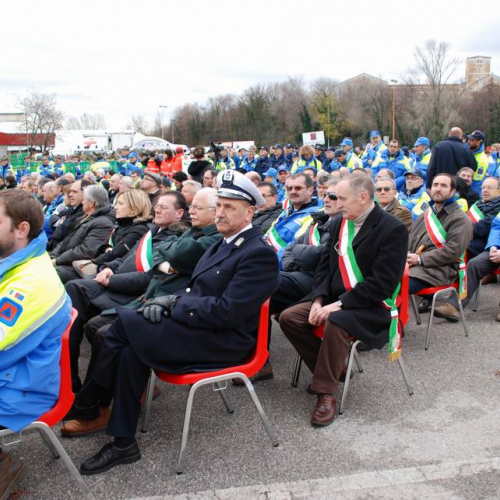 Sfilata e discorsi autorit‡ 132 / 33165