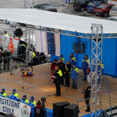 Sfilata e discorsi autorit‡ 139 / 33172