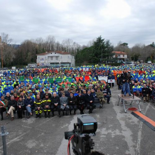 Sfilata e discorsi autorit‡ 140 / 33173