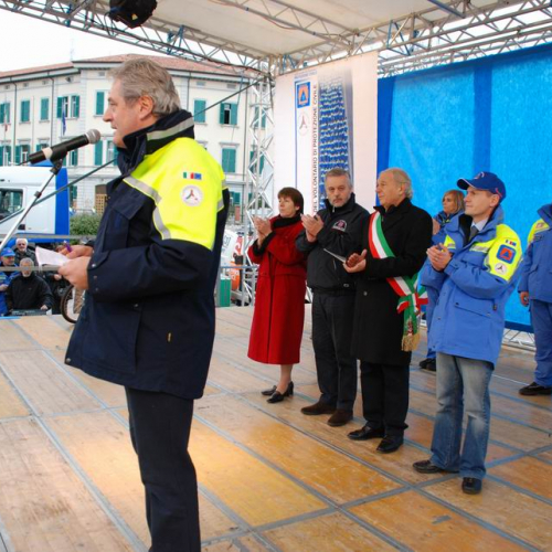 Sfilata e discorsi autorit‡ 141 / 33174