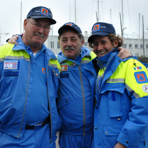 Volontari durante ammassamento n. 37 / 73627
