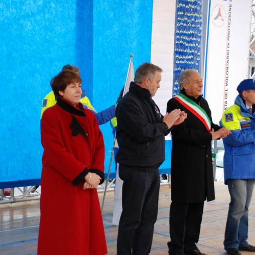 Sfilata e discorsi autorit‡ 149 / 33182