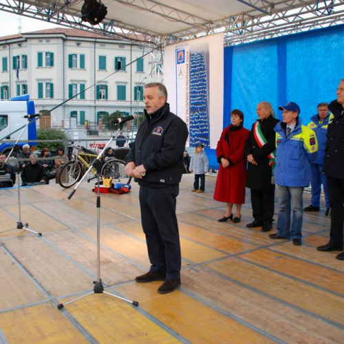 Sfilata e discorsi autorit‡ 153 / 33186