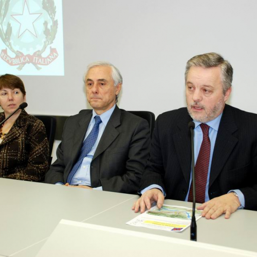 Riunione e conferenza stampa con Prefetti 28 / 35009