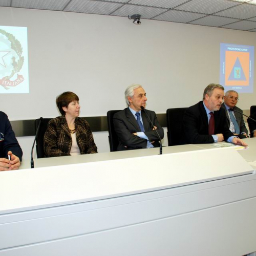 Riunione e conferenza stampa con Prefetti 29 / 35010