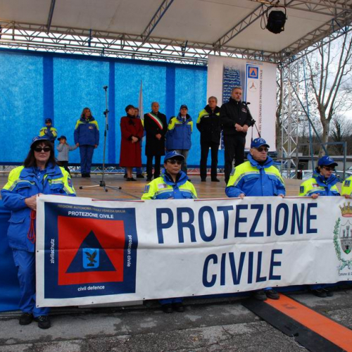 Sfilata e discorsi autorit‡ 155 / 33188