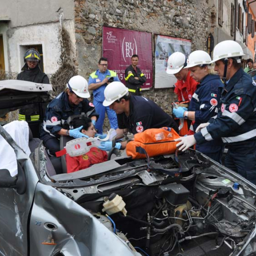 attivit‡ di sensibilizzazione nell'ambito di Pozzuolo Ri-fiorisce" n. 23""ttivit‡ di sensibilizzazion" / 68320