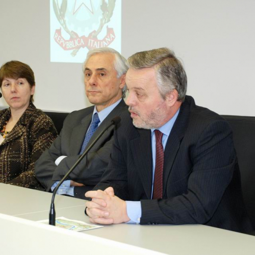 Riunione e conferenza stampa con Prefetti 30 / 35011