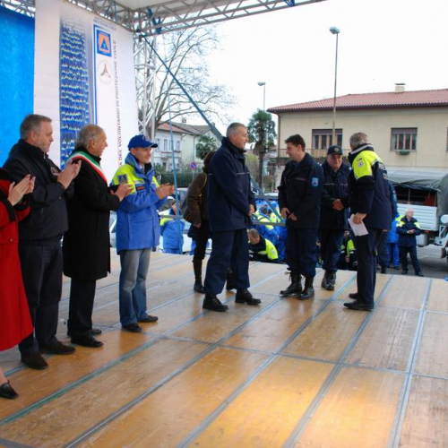 Sfilata e discorsi autorit‡ 160 / 33193