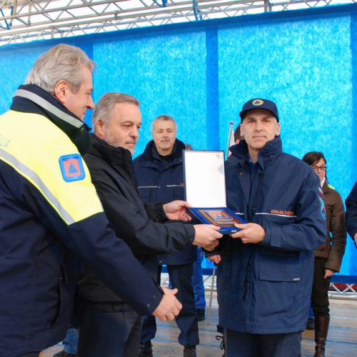 Sfilata e discorsi autorit‡ 162 / 33195