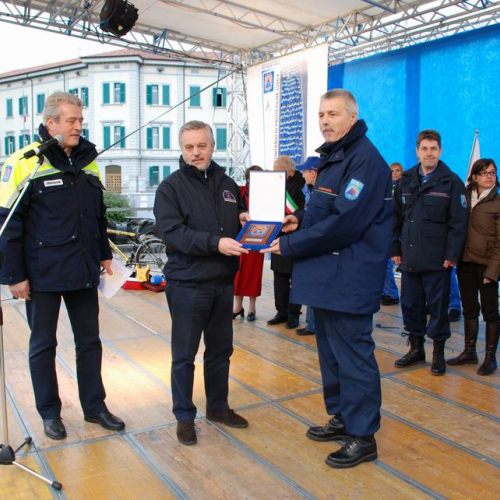 Sfilata e discorsi autorit‡ 163 / 33196