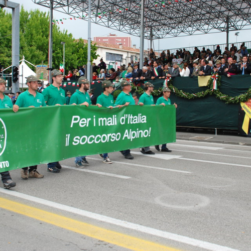 Autorit‡ 78∞ Adunata Alpini n. 37 / 108355