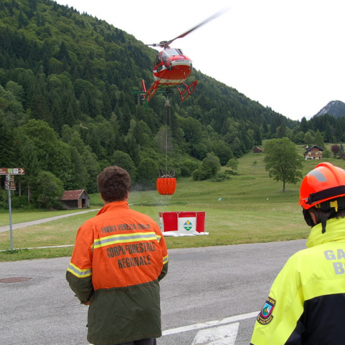 Esercitazione di antincendio n. 45 / 83720