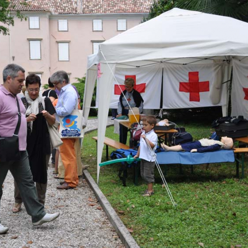 attivit‡ di sensibilizzazione nell'ambito di Pozzuolo Ri-fiorisce" n. 35""ttivit‡ di sensibilizzazion" / 68332