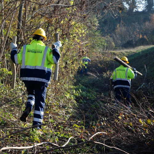 Esercitazione 13/11 n. 32 / 72713