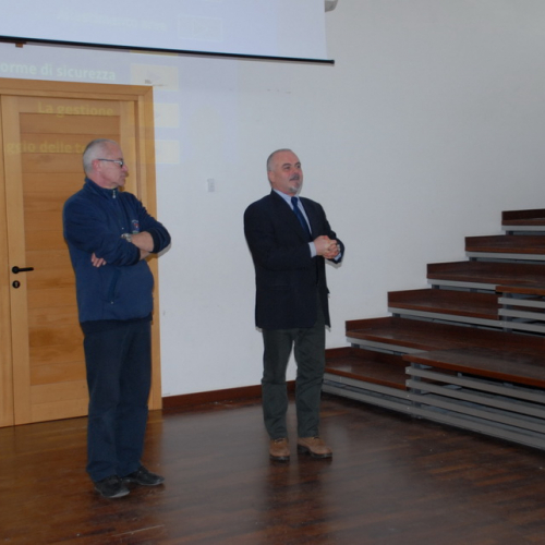 Corso in presenza di montaggio tende n. 5 / 90988