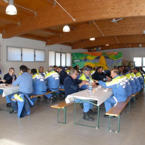 Corso in presenza di montaggio tende n. 6 / 90989