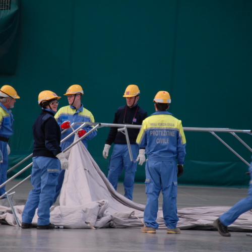 Corso in presenza di montaggio tende n. 44 / 91027