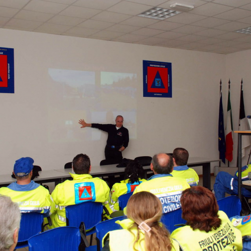 Foto corso teorico allestimento tendopoli 30/04 n. 4 / 22947