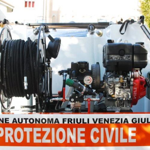 Consegna mezzo AIB a Monfalcone foto n.2 / 111540