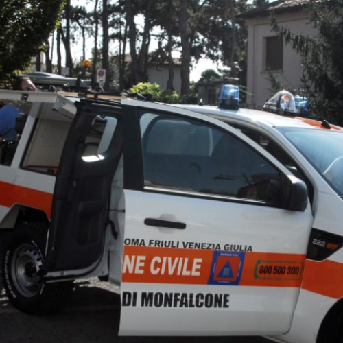 Consegna mezzo AIB a Monfalcone foto n.16 / 111554
