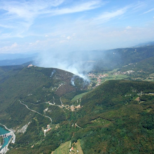 foto aeree incendio boschivo n. 1 / 85262