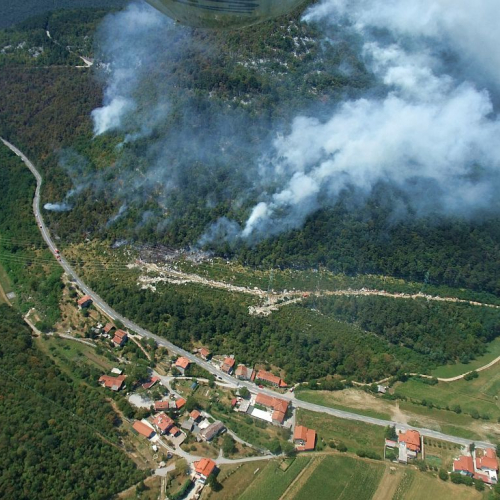 foto aeree incendio boschivo n. 4 / 85265