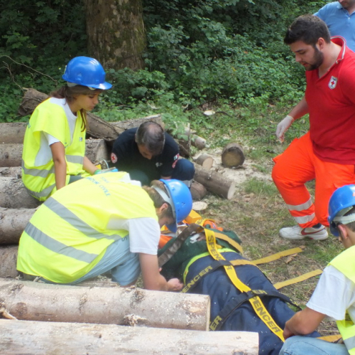 Attivit‡ con i ragazzi del Gruppo di Cavasso Nuovo n. 246 / 85599
