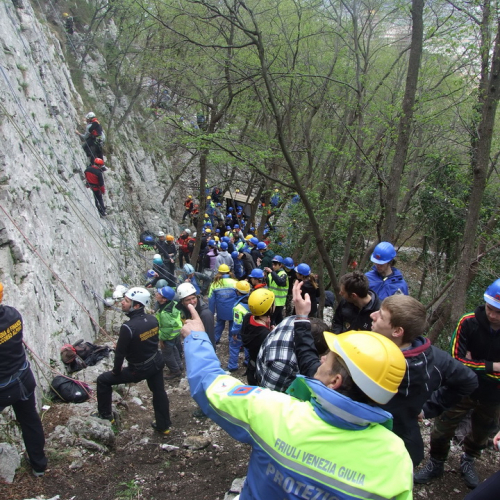 Campi scuole 26/03 n. 54 / 106196