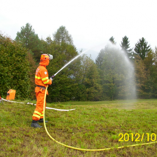 Esercitazione di antincendio a Preone n. 40 / 87000