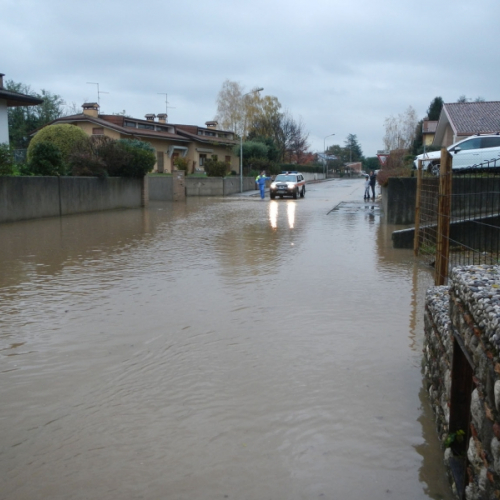l'esondazione dei Torrenti Lavia e CormÙr foto n.22 / 112107
