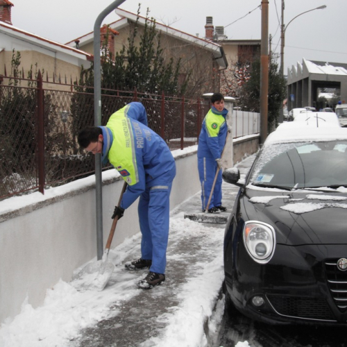 Interventi volontari per nevicata 17/12/10 n. 4 / 59445