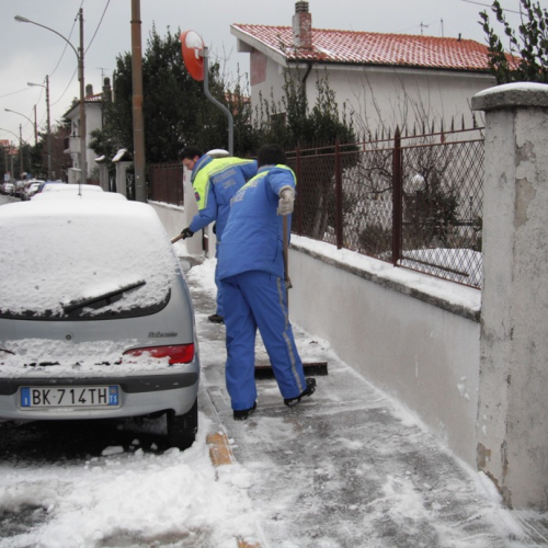 Interventi volontari per nevicata 17/12/10 n. 5 / 59446