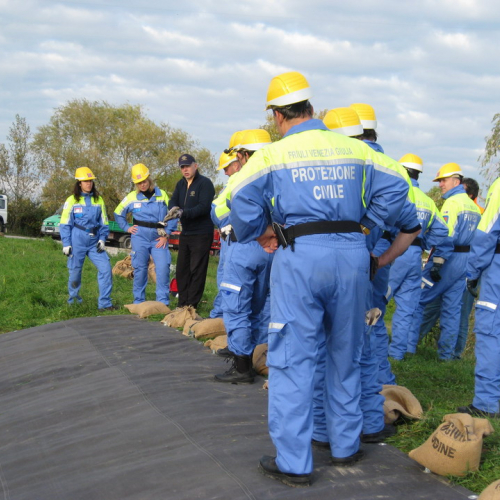 Esercitazione sul Tagliamento n. 8 / 44804